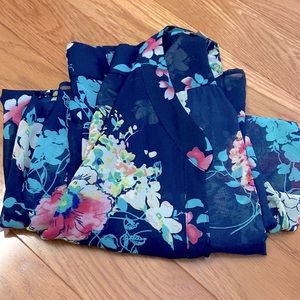 Kut from the Kloth XL blouse in excellent condition.